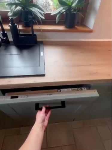 Myčka s integrovaným ovládacím panelem