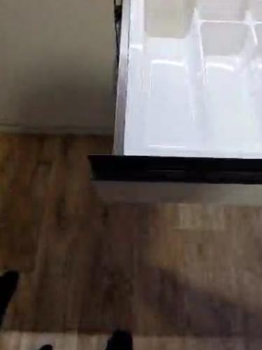 Spodní úchytové lišty podtrhují moderní minimalistický charakter.